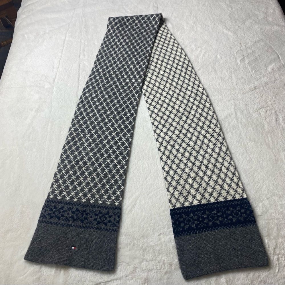Tommy Hilfiger Wool Blend Gray White Scarves